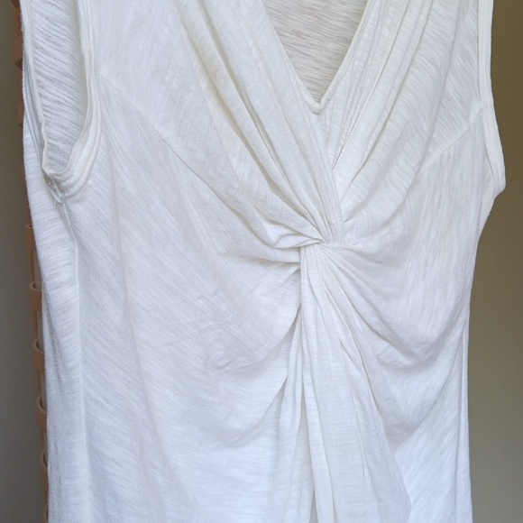 Ptp18.5"-22" Banana Republic White Ruched T Shirt - Picture 4 of 7